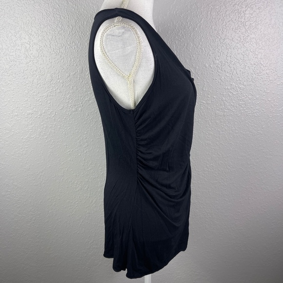 Black top with ruching down the middle - Picture 6 of 9